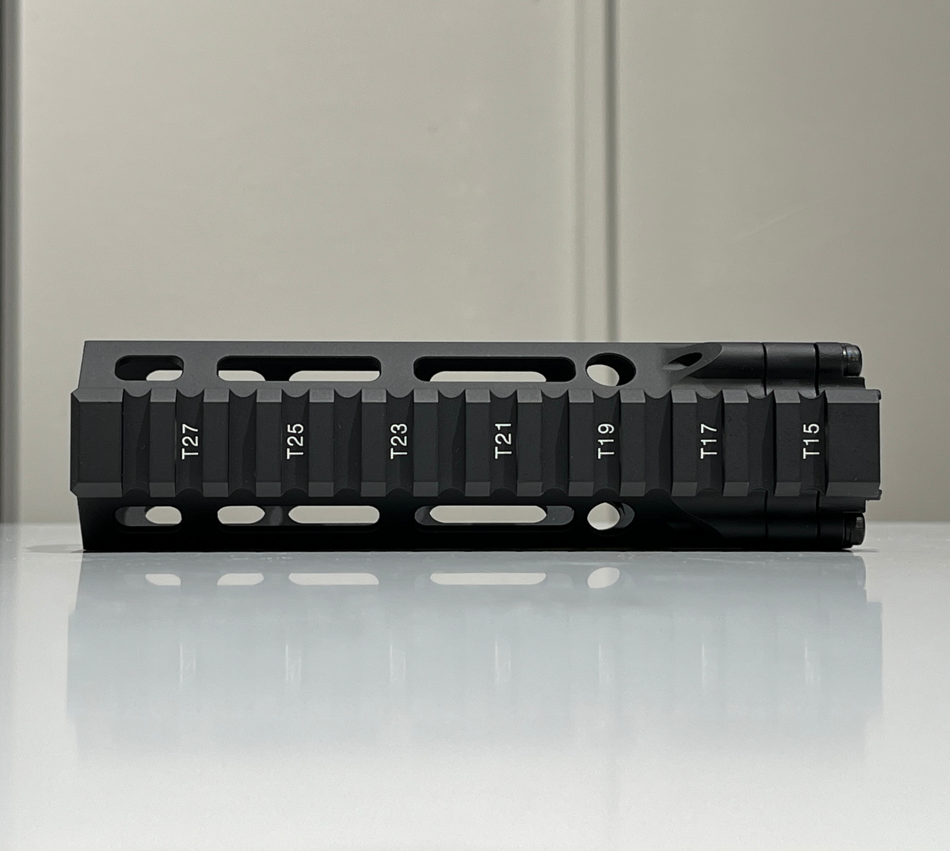 Daniel Defense 6.1 INCH MFR M-LOK Handguard-Black