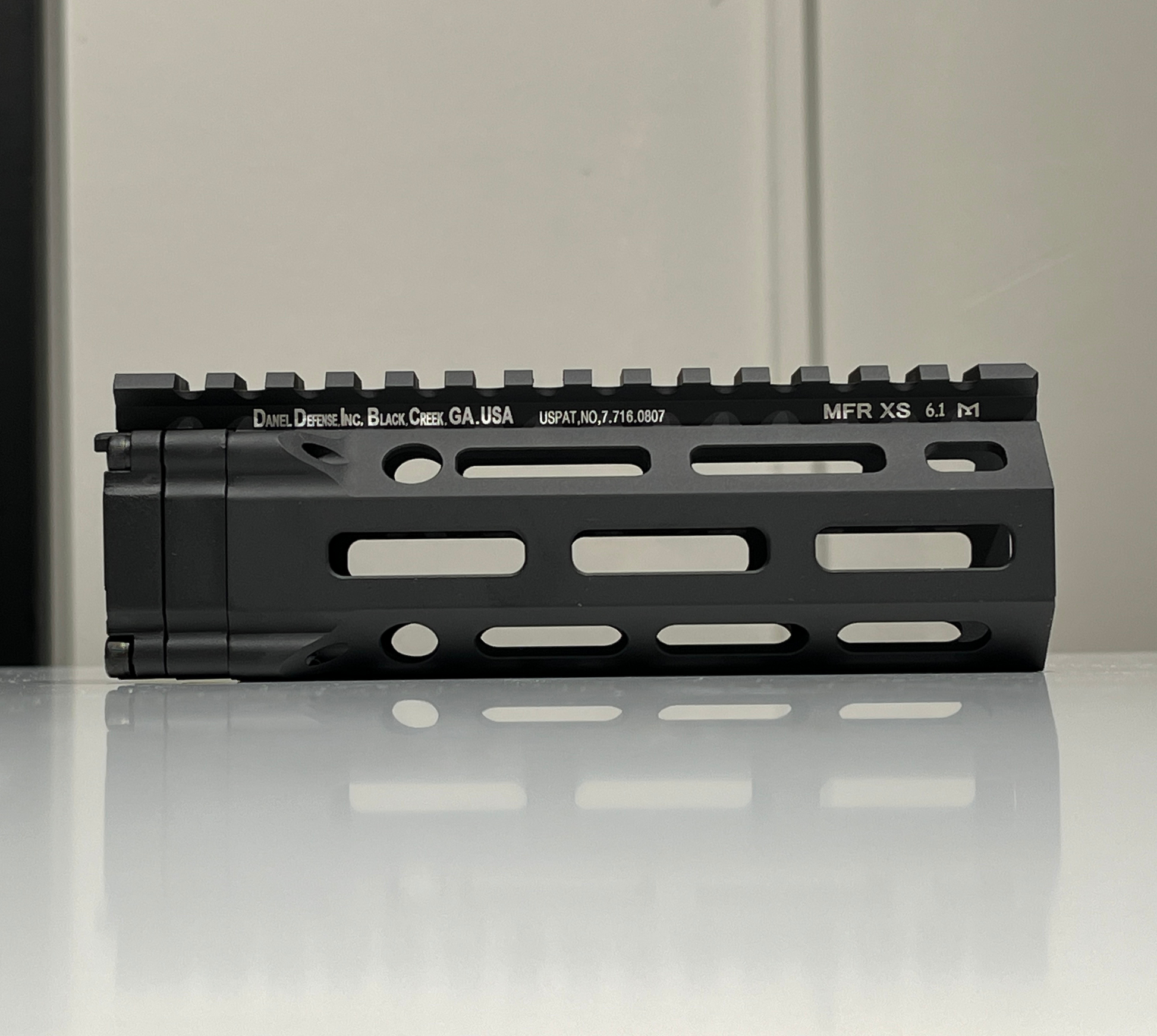 Daniel Defense 6.1 INCH MFR M-LOK Handguard-Black